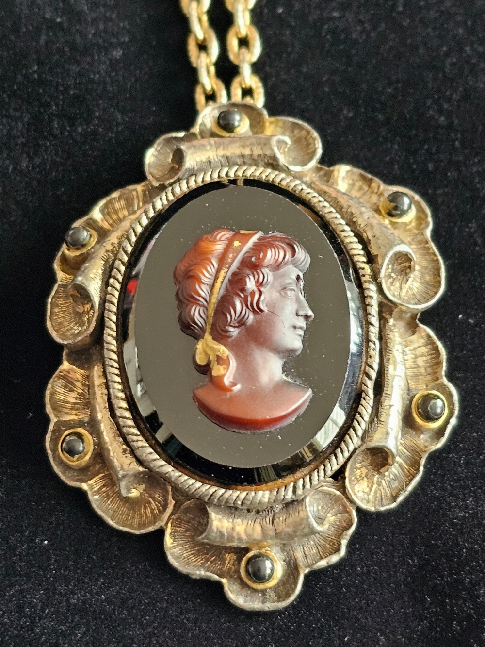 Vintage 1968-69 Beta Sigma Phi Sorority Cameo Pendant Brooch Necklace Award